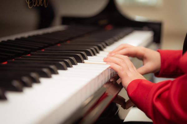 Piano Lessons | East West Music & Dance